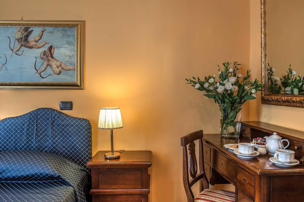 Caracciolo Hotel 3*