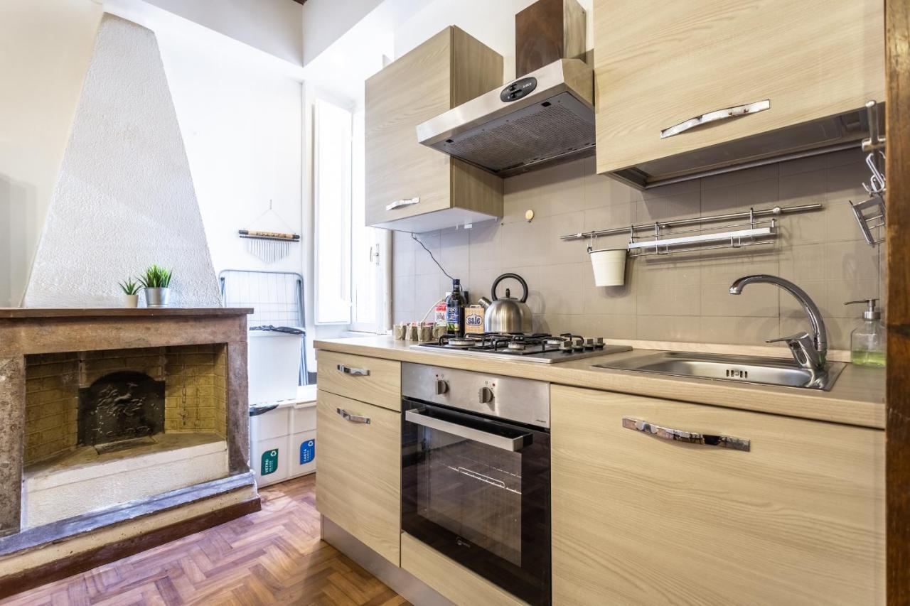 Sacra Mysteria Vatican Apartment *