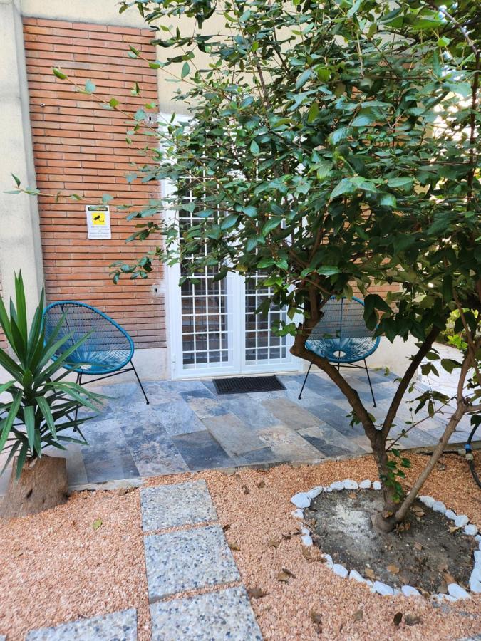 Chez Nous * Rom