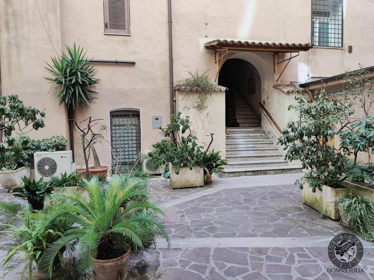 Domus Iulia - Colosseo Gjestgiverier