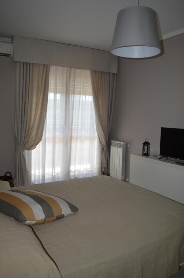 Porta Di Intero Apartamento *