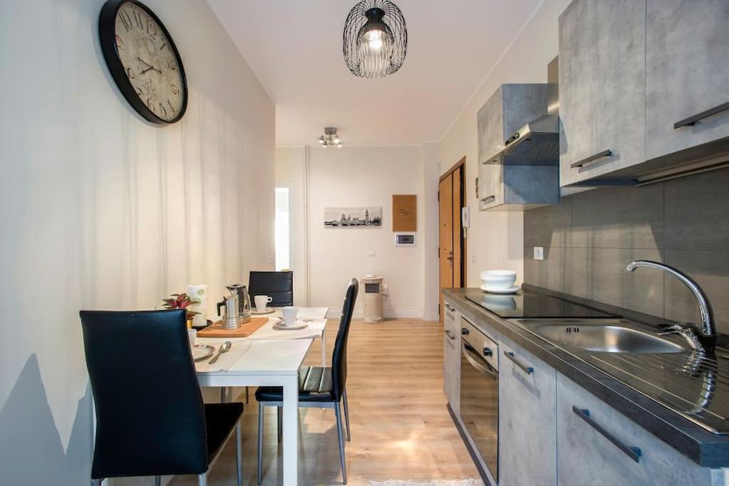 Moderno Tuscolana 2 Bdr And Living Metro A Appartamento Roma