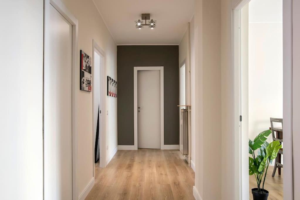 Moderno Tuscolana 2 Bdr And Living Metro A *