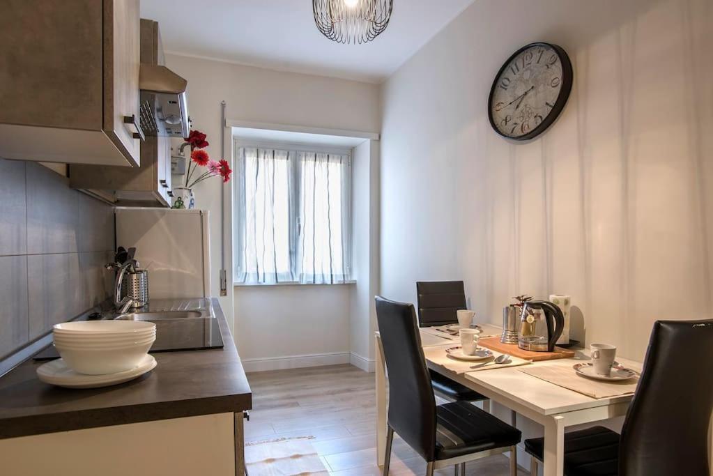 Moderno Tuscolana 2 Bdr And Living Metro A *