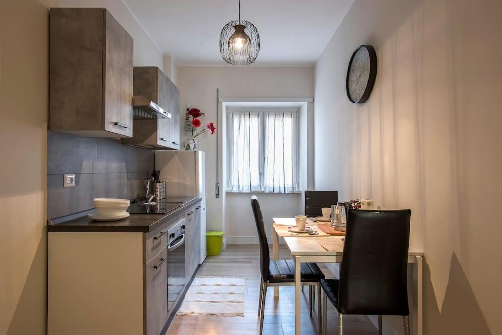 Moderno Tuscolana 2 Bdr And Living Metro A