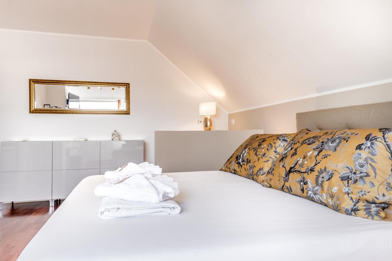 Apartment Bbhome Penthouse Bright And Elegant Metro Conca D'oro *