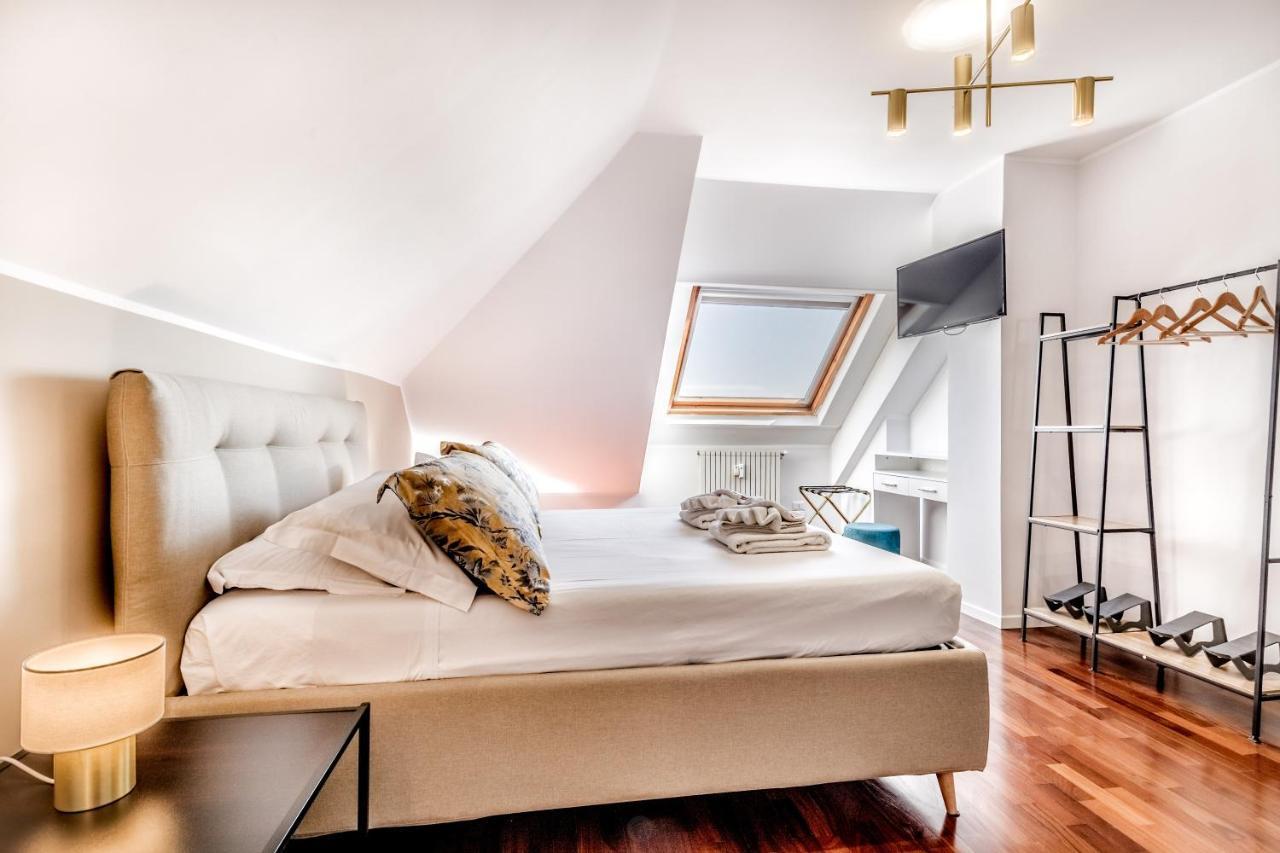 Bbhome Penthouse Bright And Elegant Metro Conca D'oro Apartment