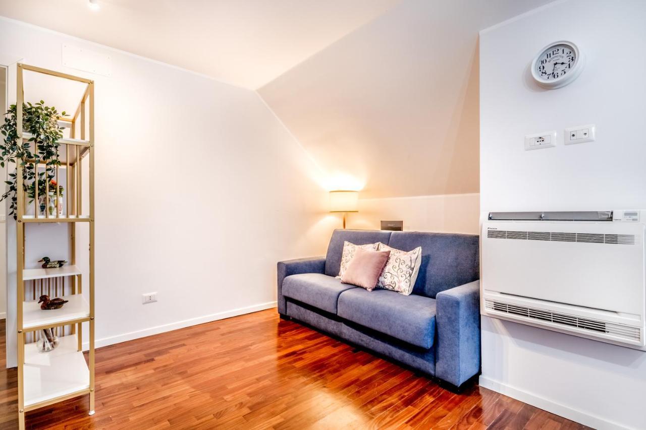 Apartment Bbhome Penthouse Bright And Elegant Metro Conca D'oro Rome