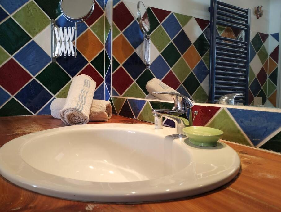 Dimora Torlonia - Elegance & Light In Apartamento