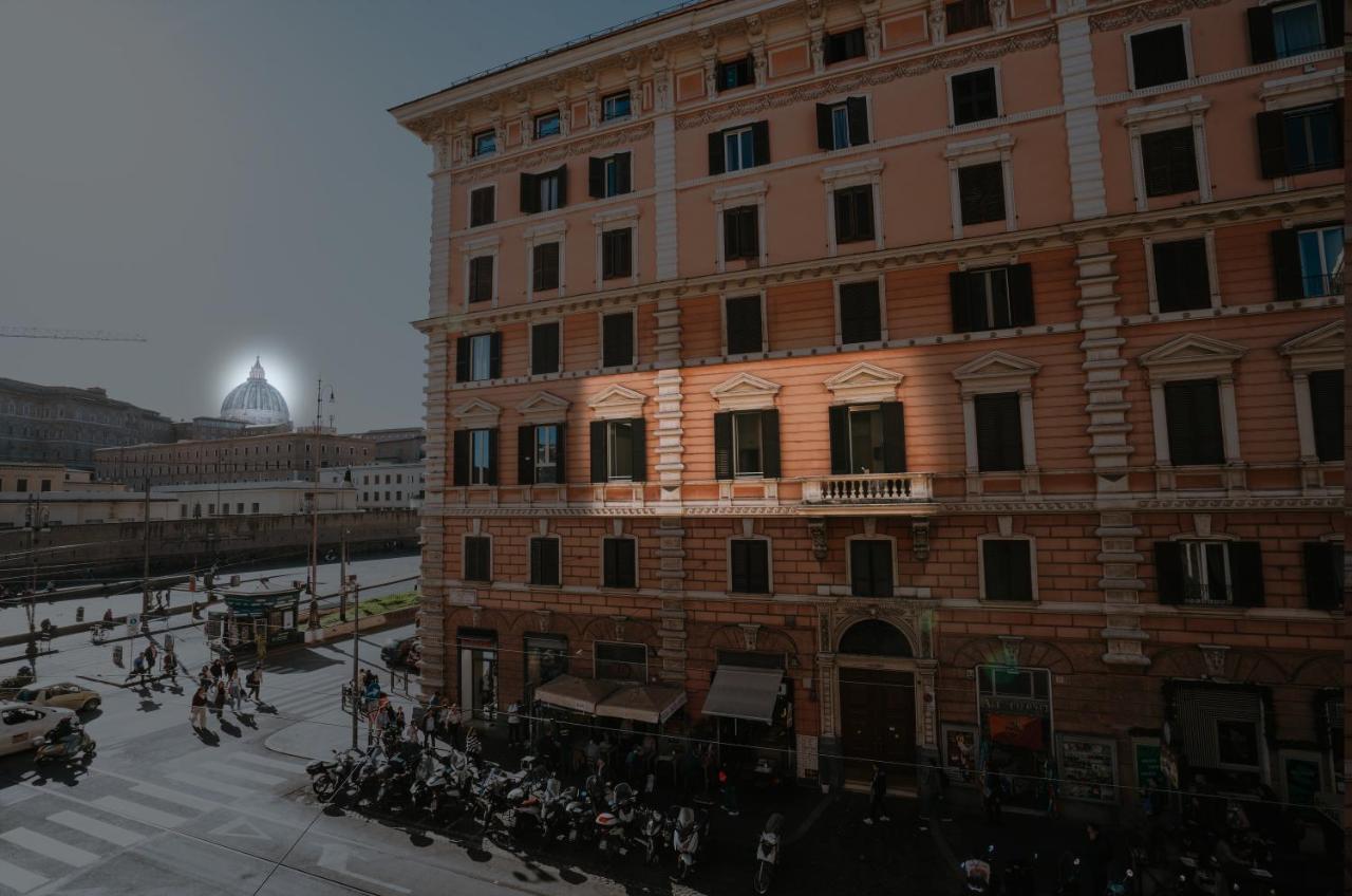 Elite Vatican Refuge * Roma