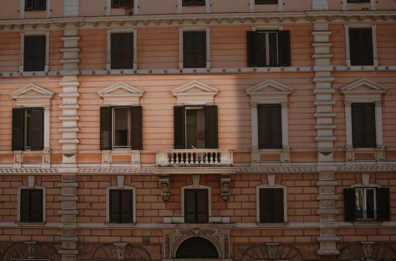 Elite Vatican Refuge * Roma