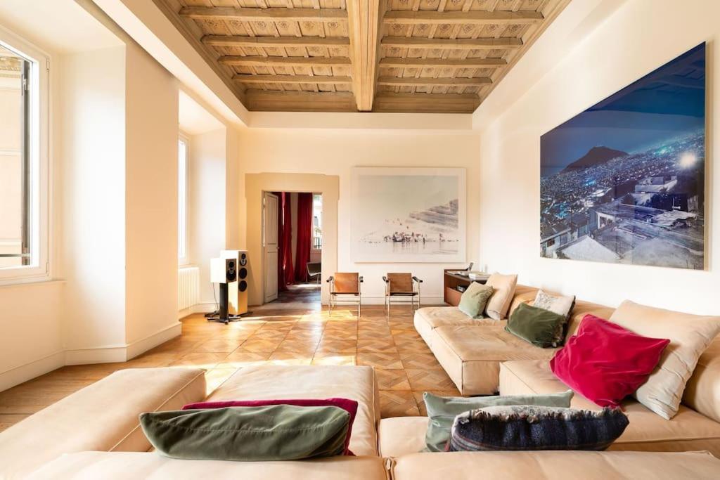 Casa Arte, A Burghesius Apartment