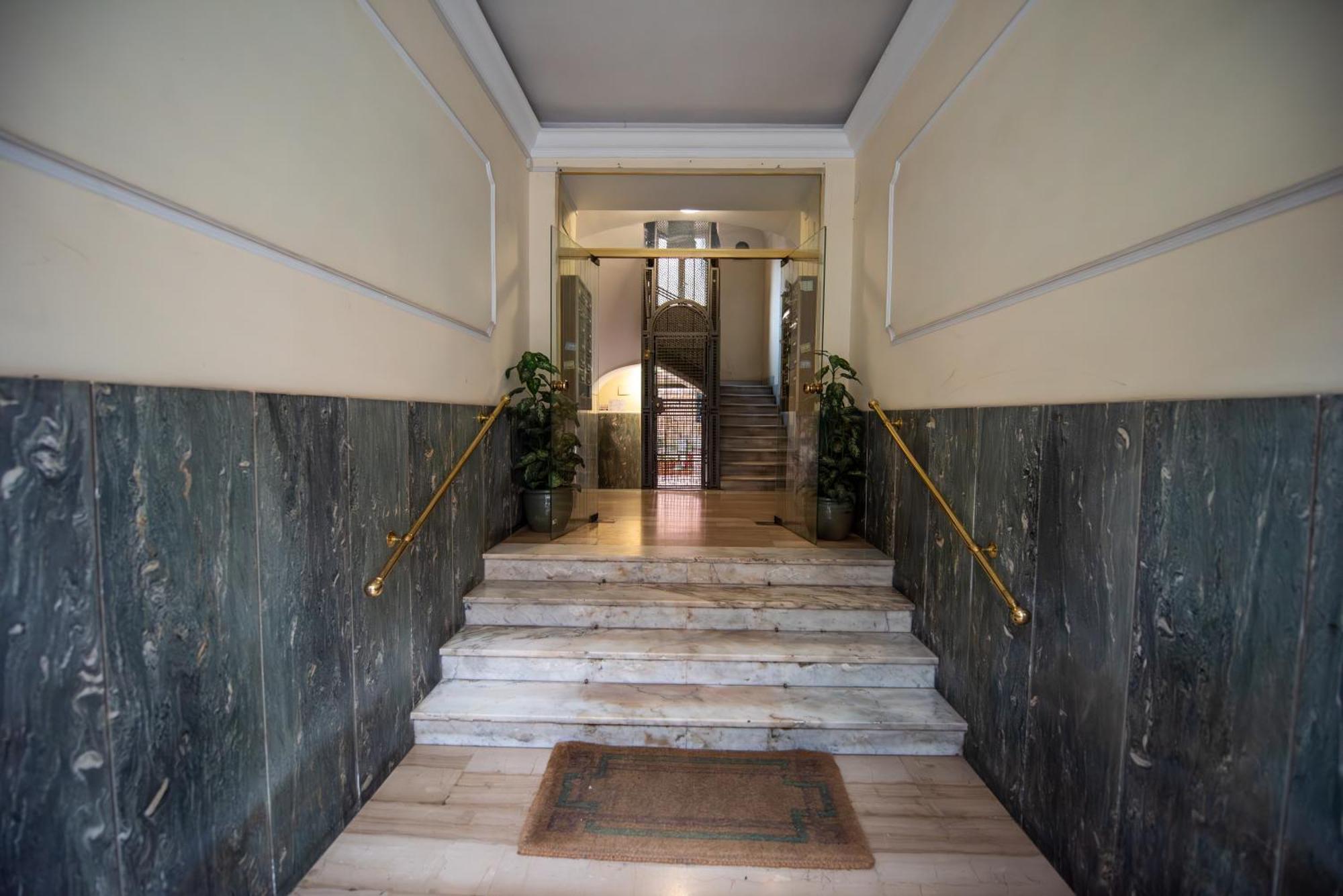 Benny Gold - Domus Appartamento Roma