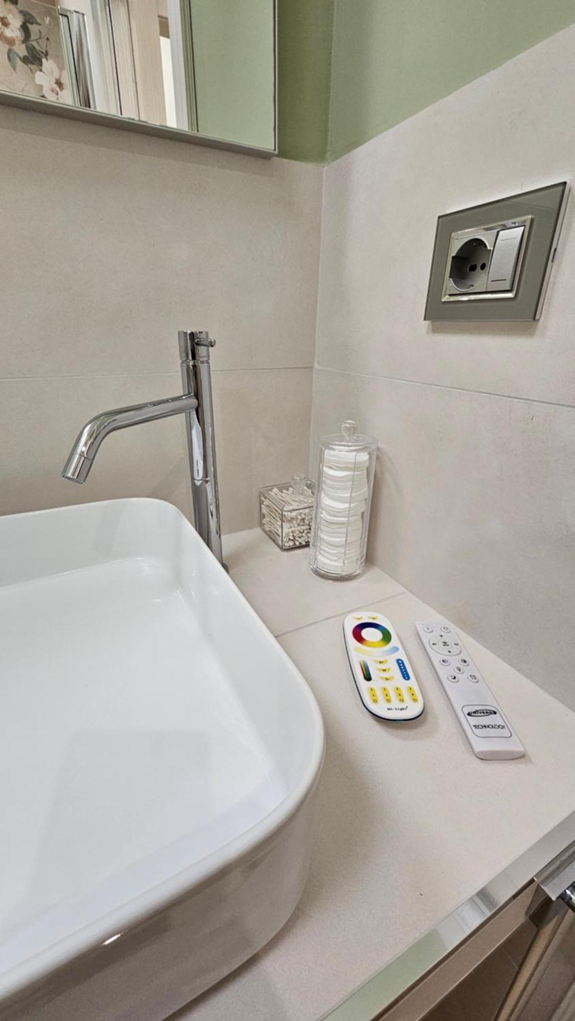 Aquari 15 Rhome Appio Latino Leilighet