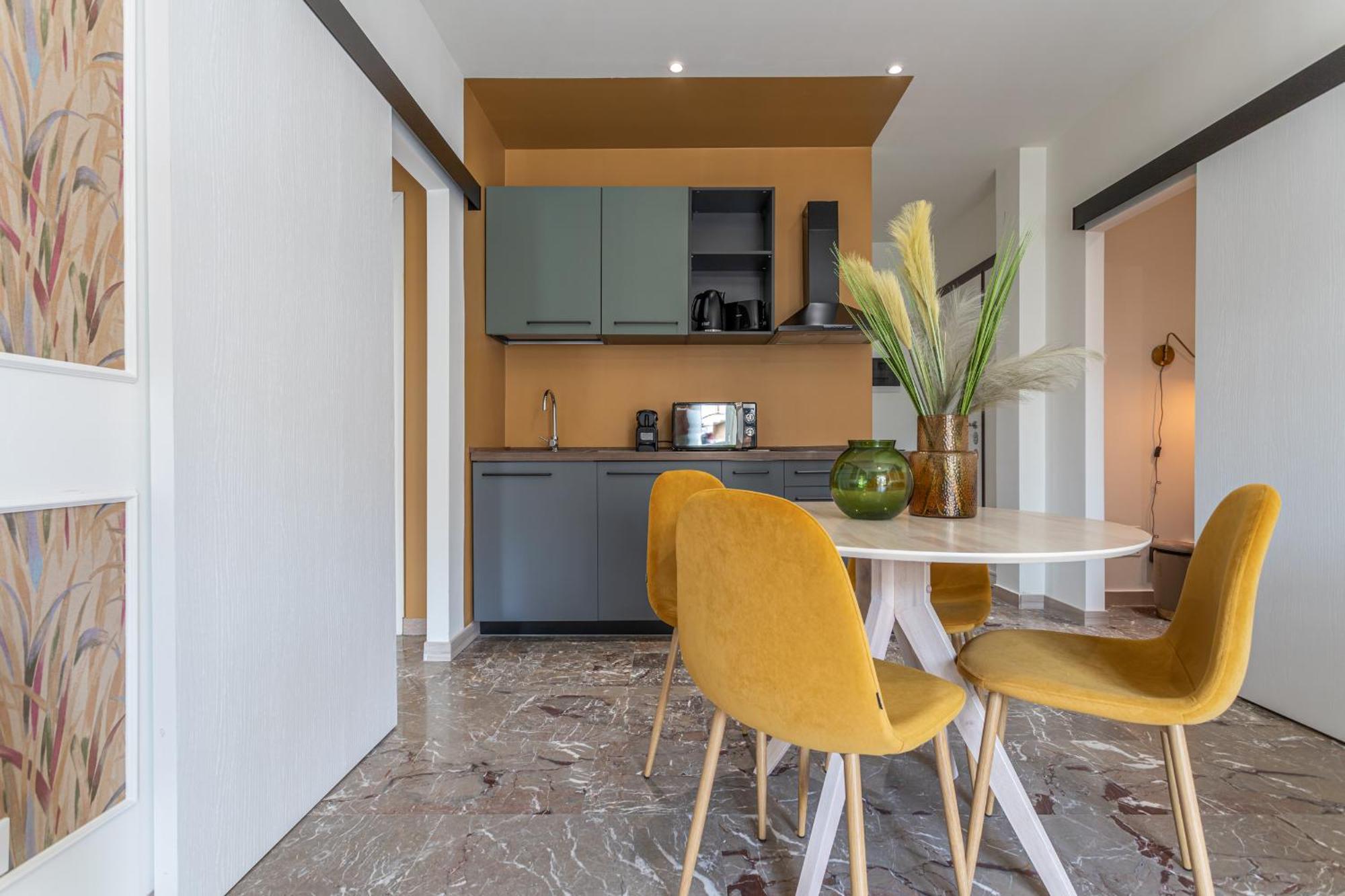Cornelia Cozy Roma