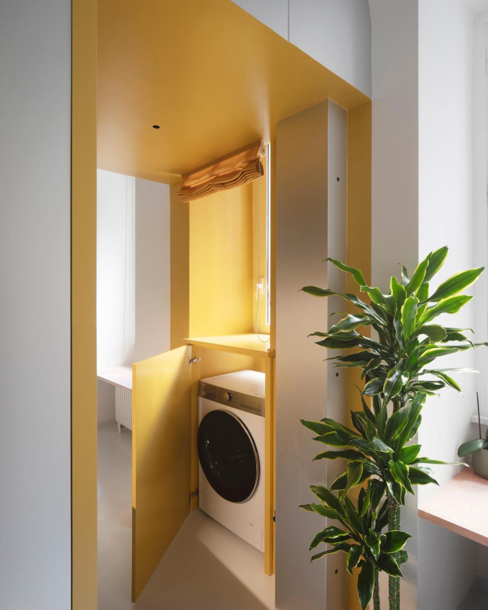 Interno A - * Roma