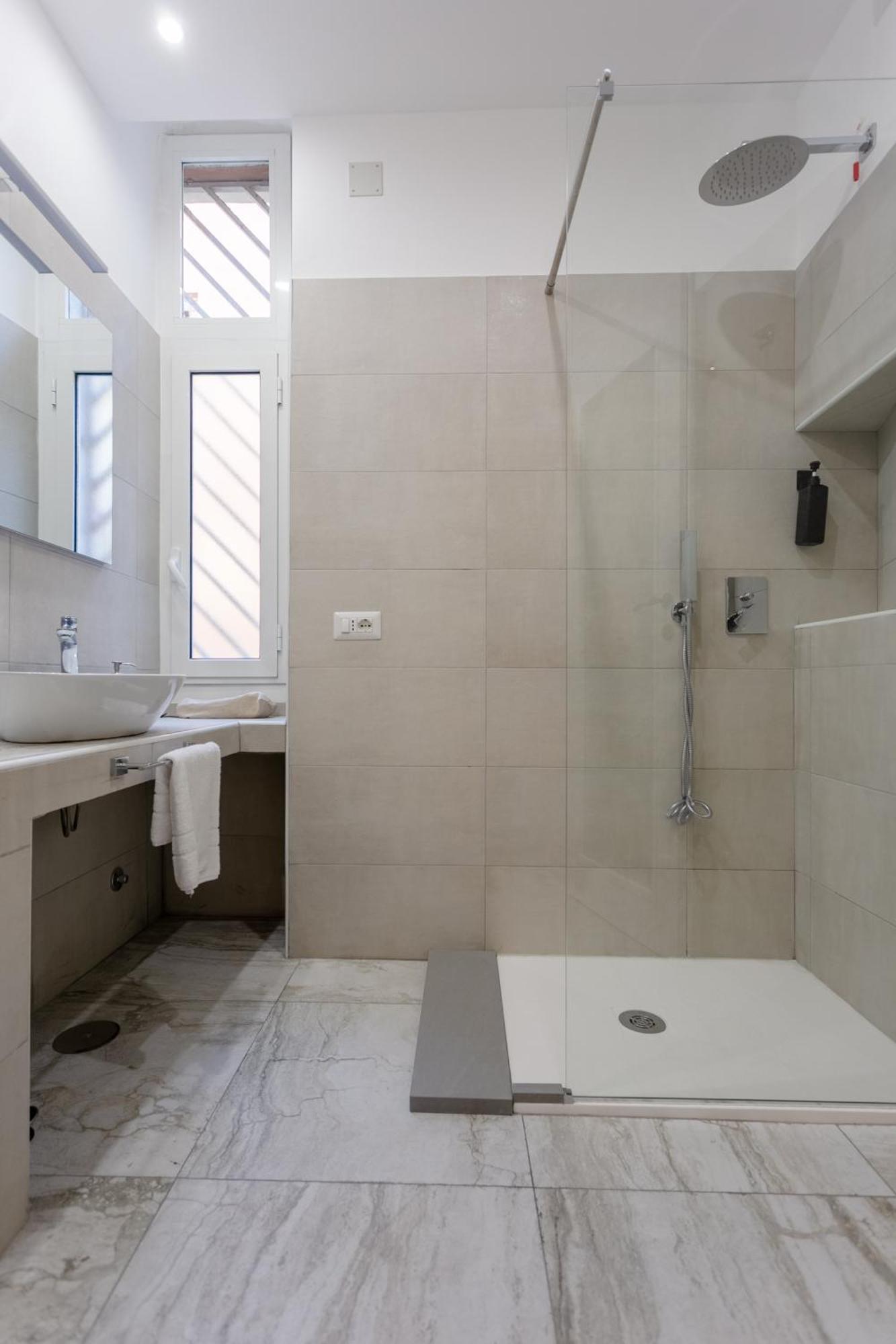 Apartamento 5 Bdrms *