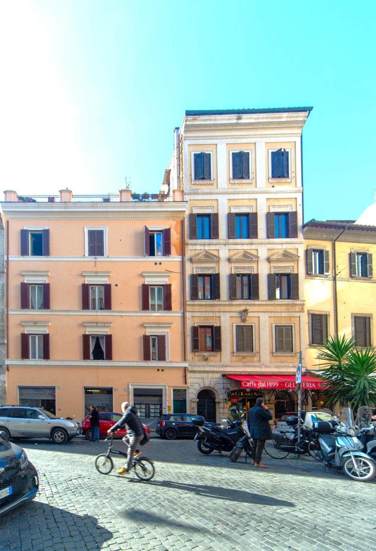 Appartamento Saint Louis Penthouse, Cozy Little Next To Pantheon Roma