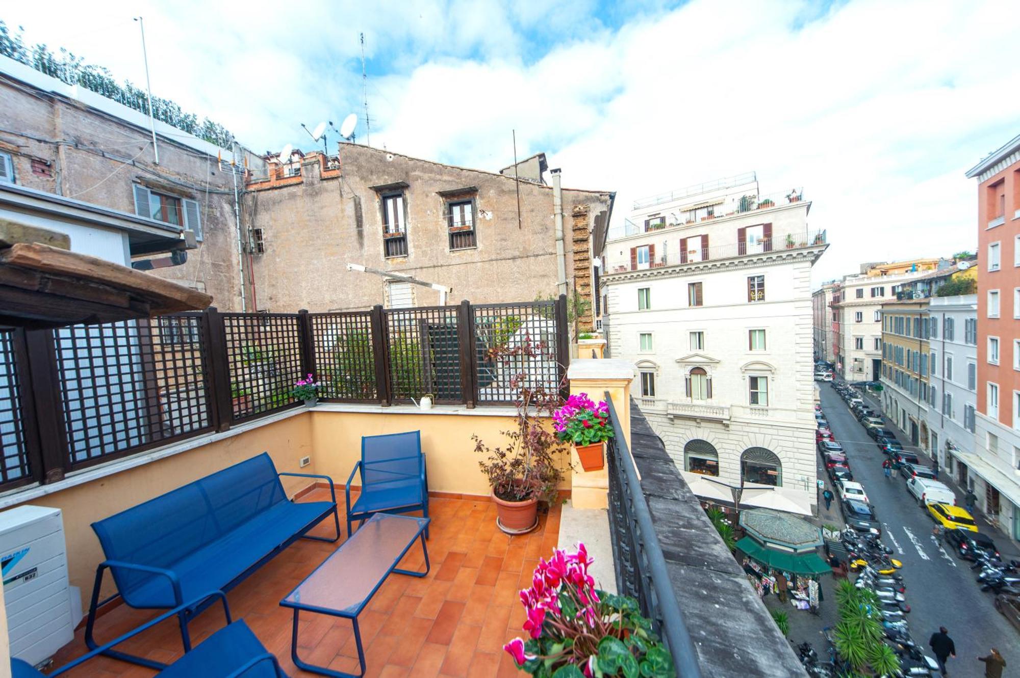 Saint Louis Penthouse, Cozy Little Next To Pantheon Roma