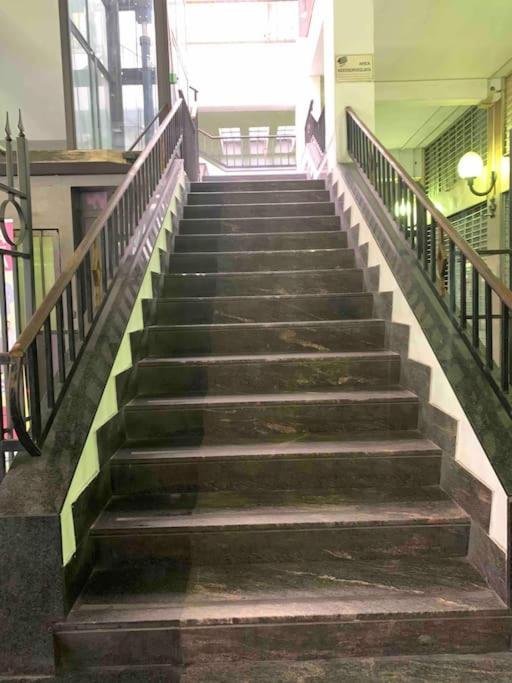 Casetta Fari Metro A Tuscolana *