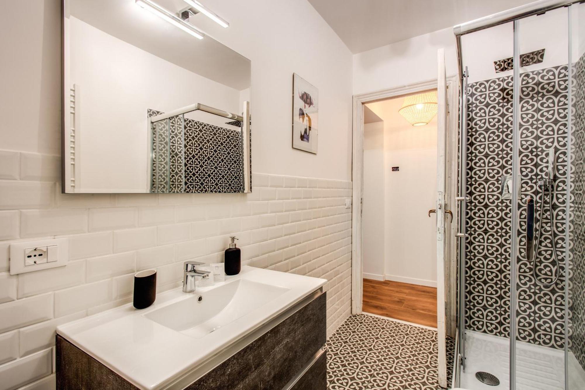 Monti Quiet And Spacious Apartment Rome