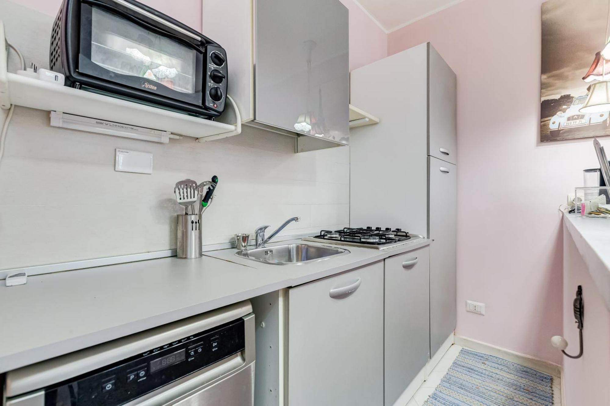 L&l Cozy 2-bdr In San Giovanni District Leilighet Roma