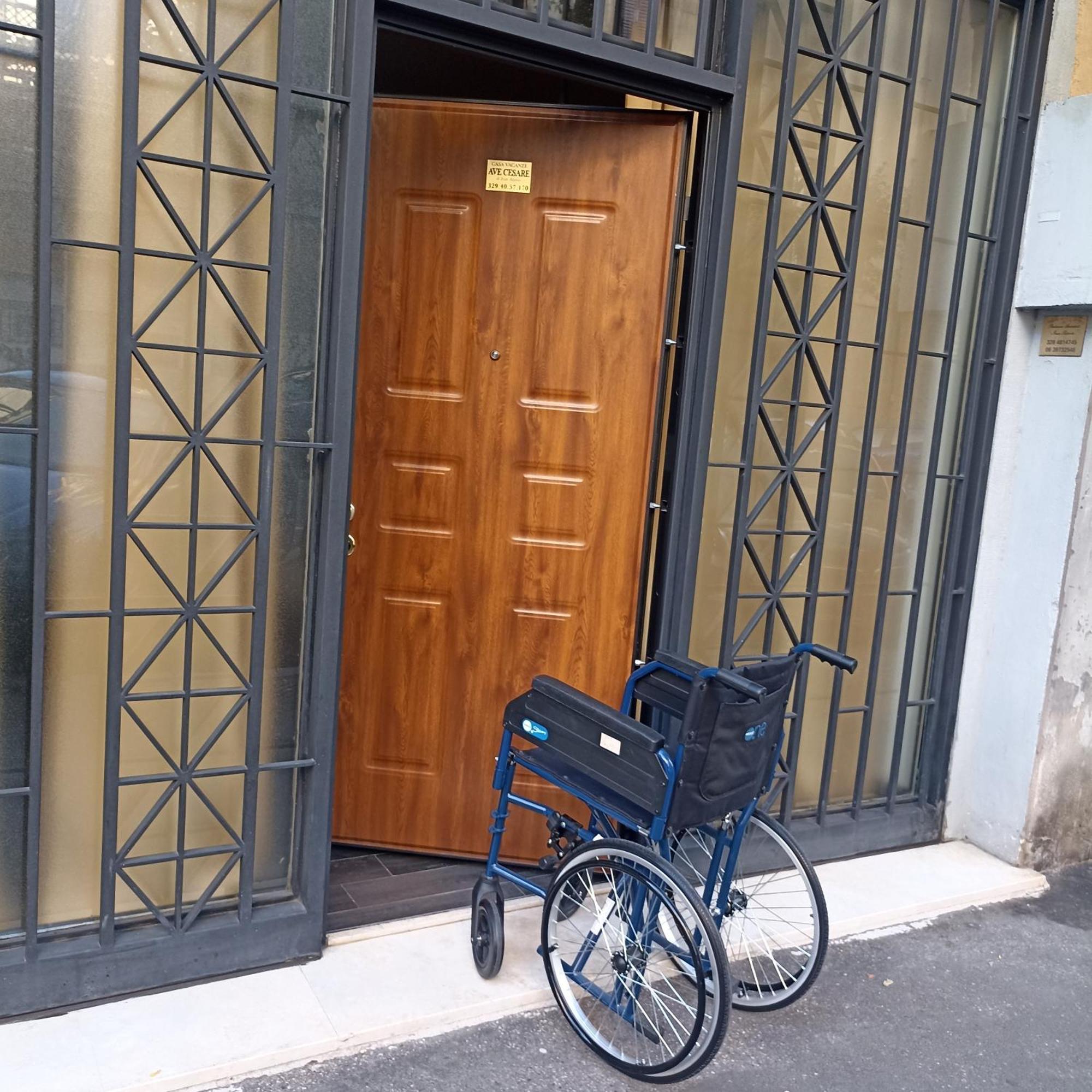 Ave Cesare Appartamento Roma