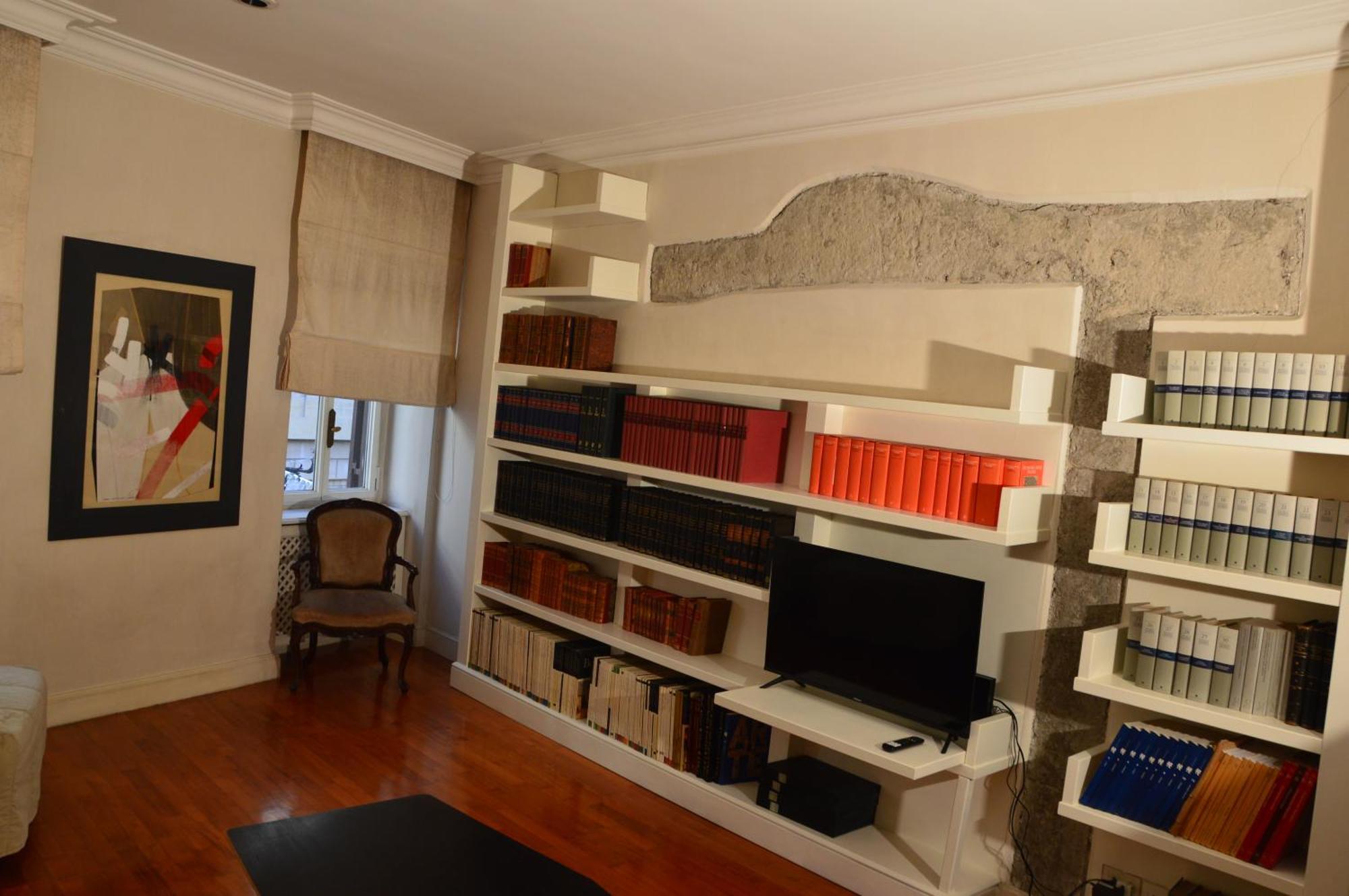 Love Nest In The Heart Of * Roma