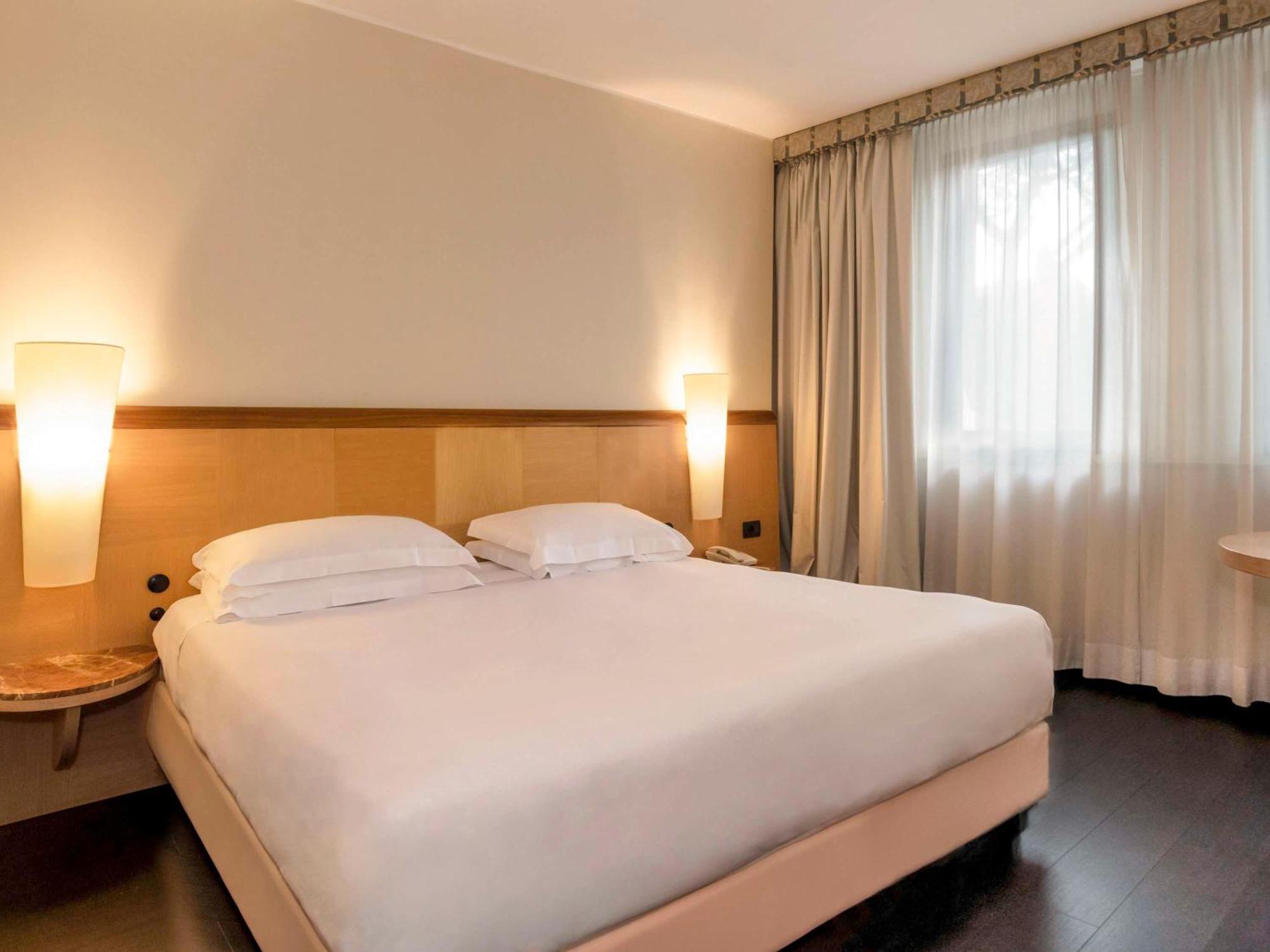 Hotel Mercure West