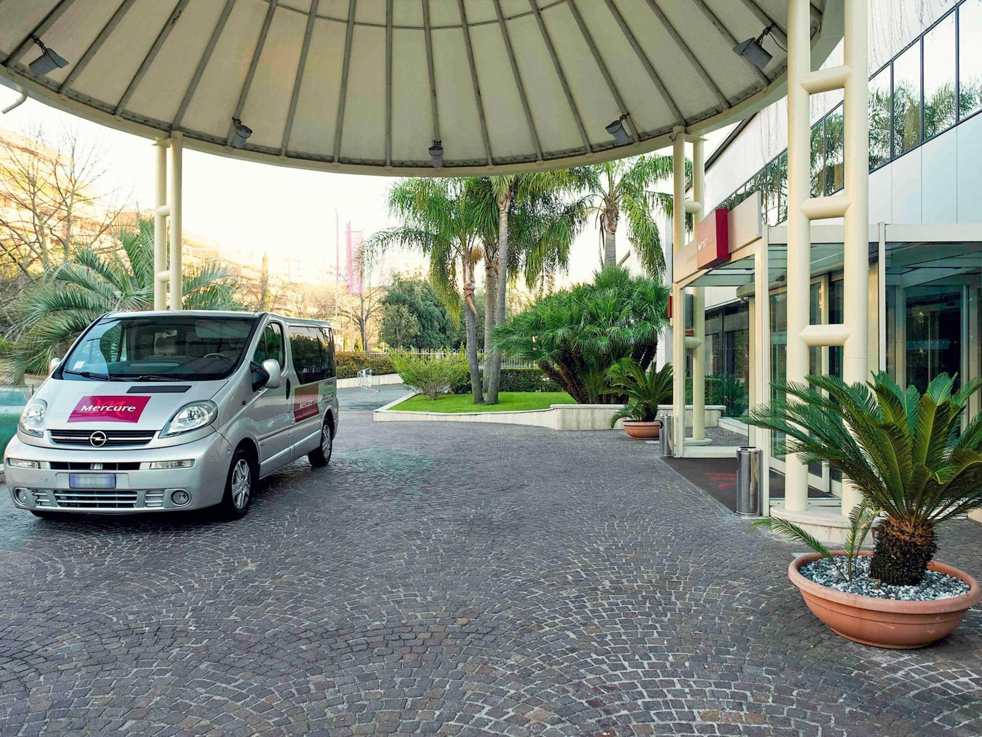 Mercure West 4*