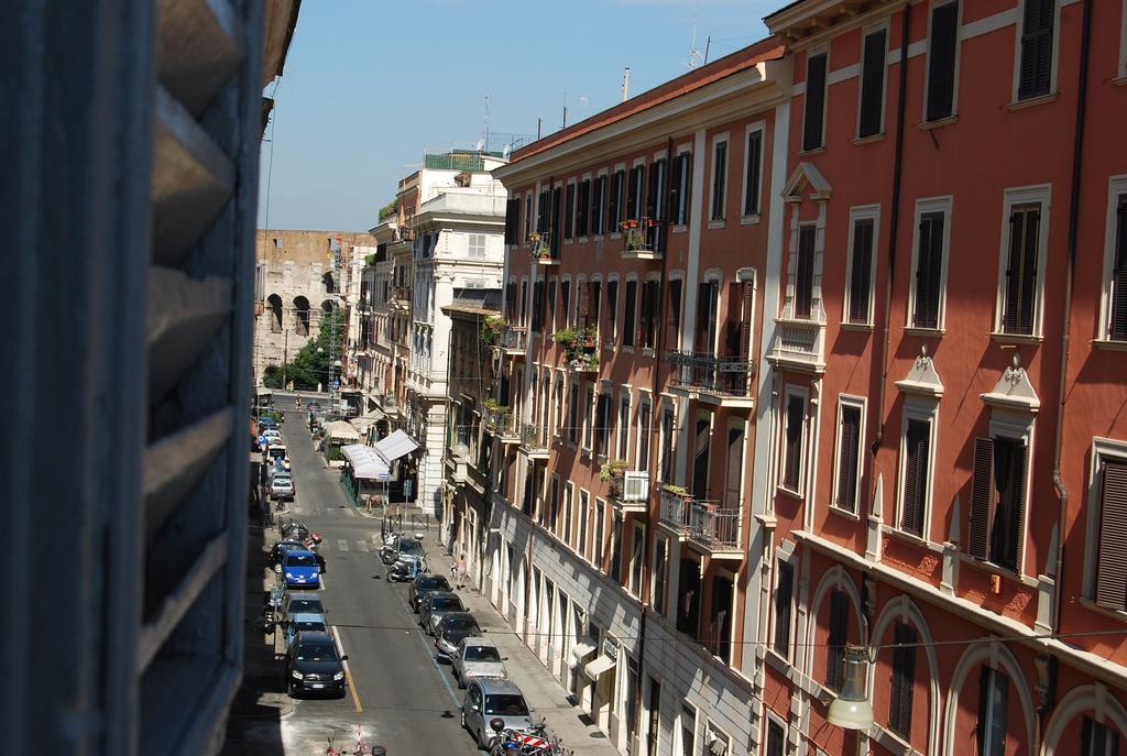 Su Al Celio - Colosseo * Roma
