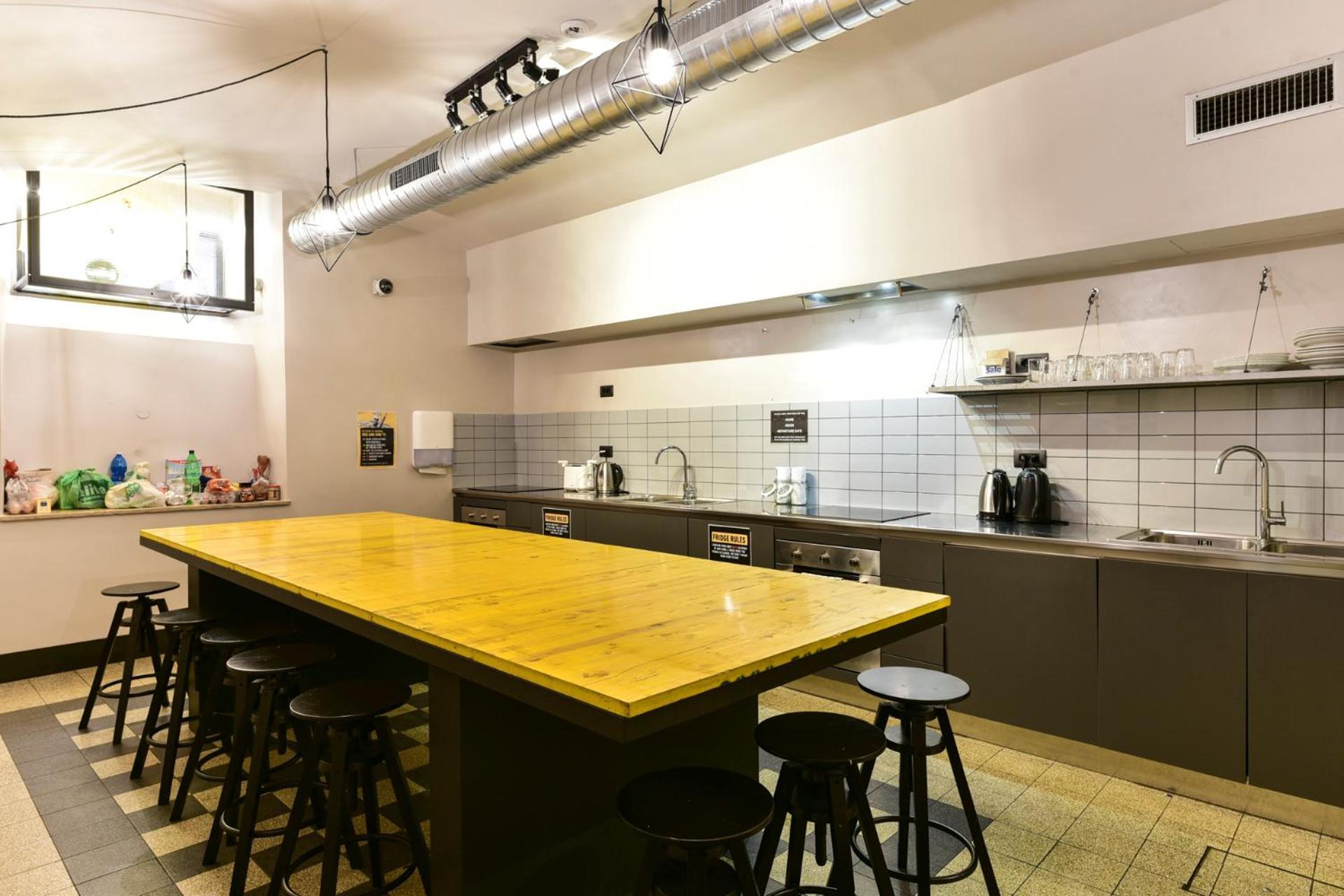 Albergue Yellowsquare