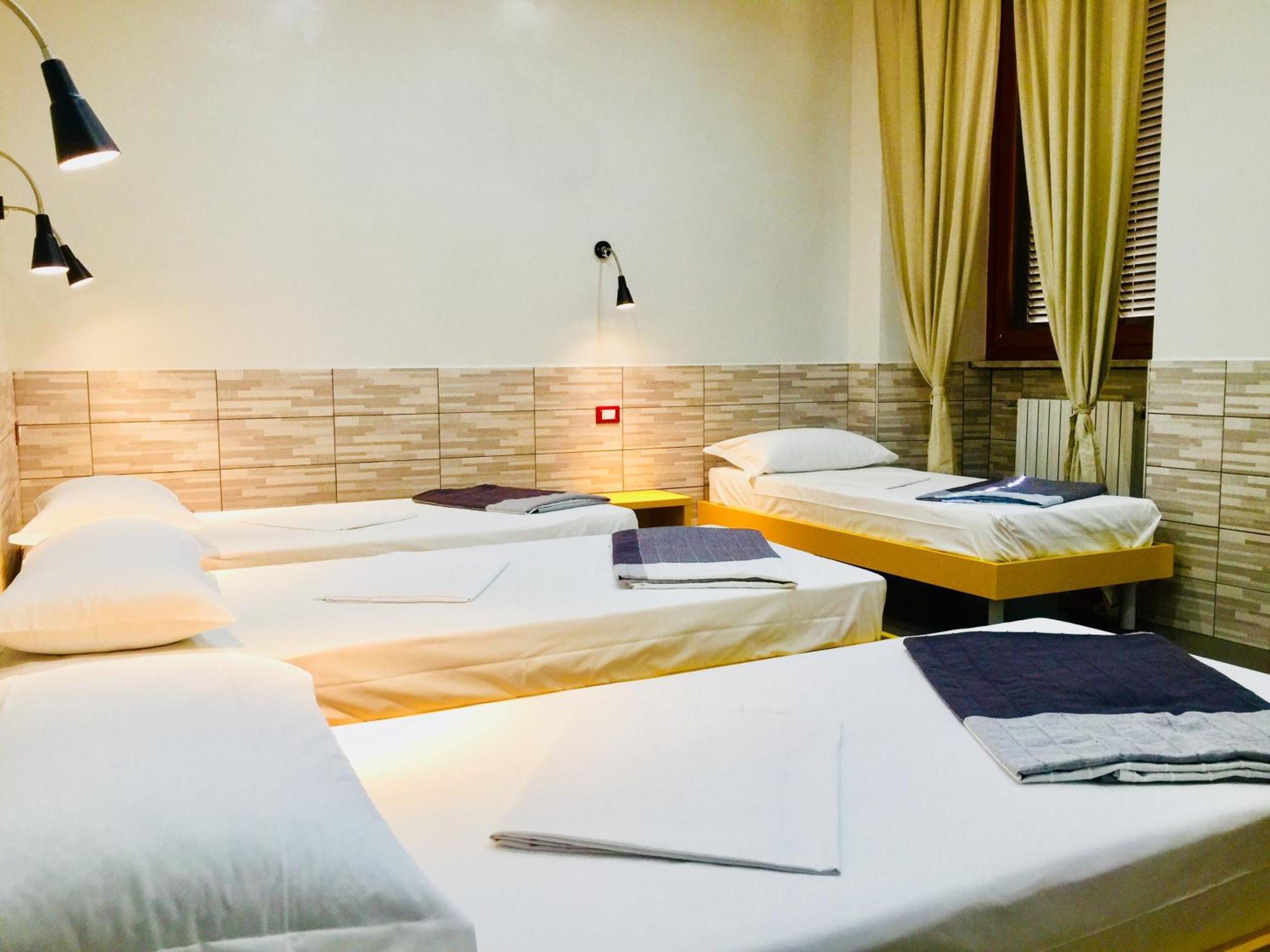 Legends Hostal *