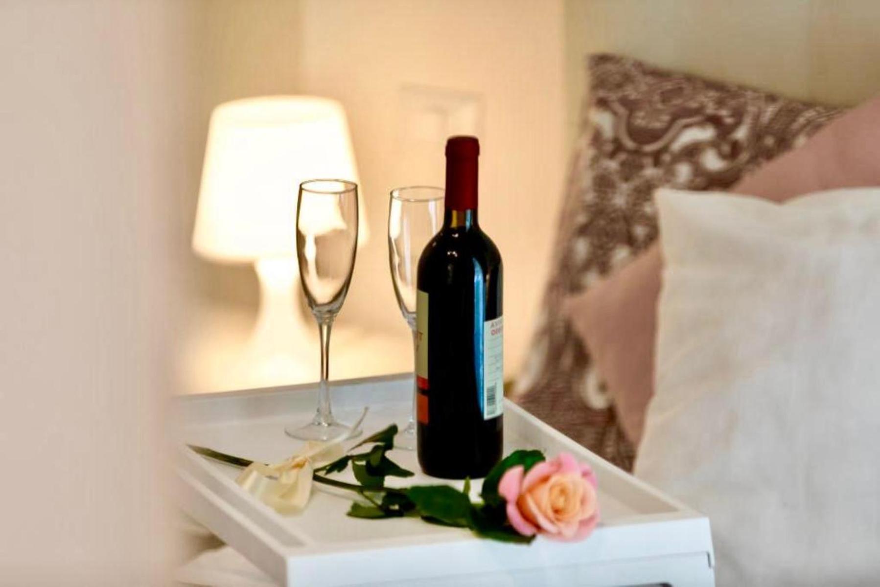 Lovely Nights - Luxury Rom