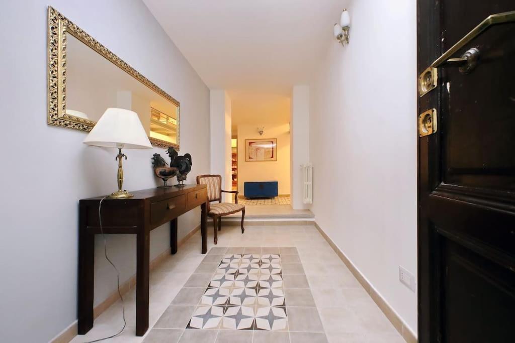Appartamento Bright Flat With Wonderful Views In The Centre