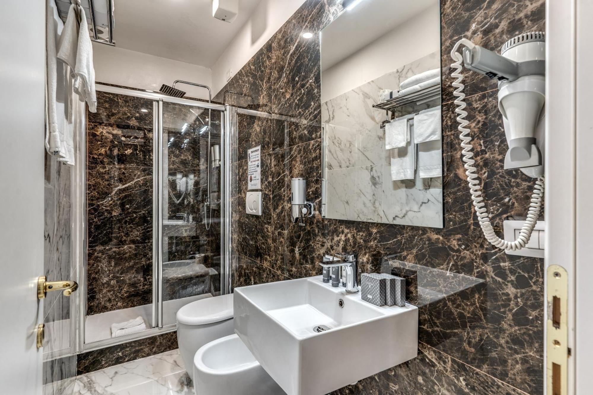 Relais Fontana Di Trevi 3* Rom