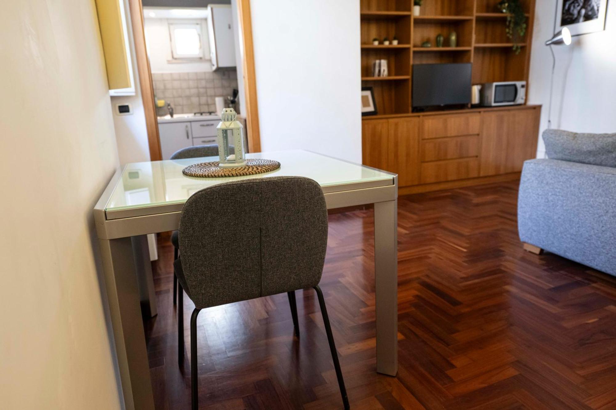 Ibernesi 23 - Fori Imperiali Apartamento *