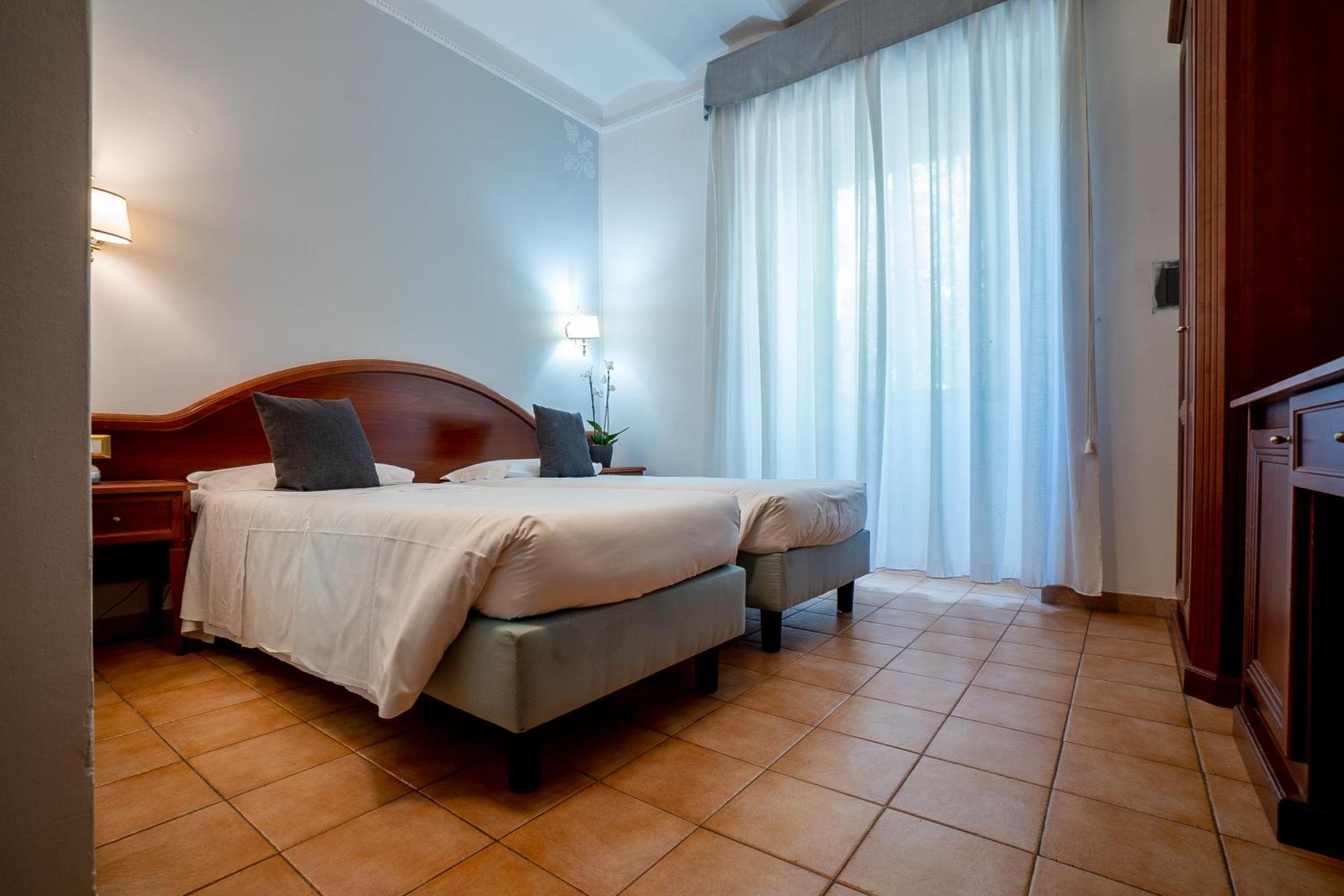 Hotel Gabriella 3*