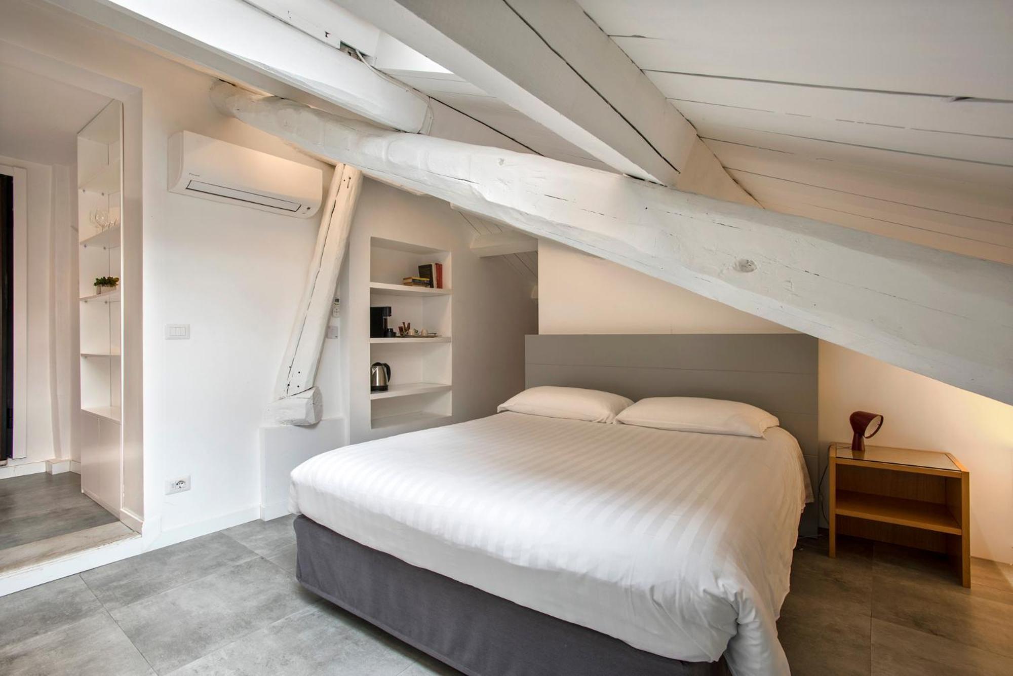 Gonfalone 6 Bed and breakfast 5*