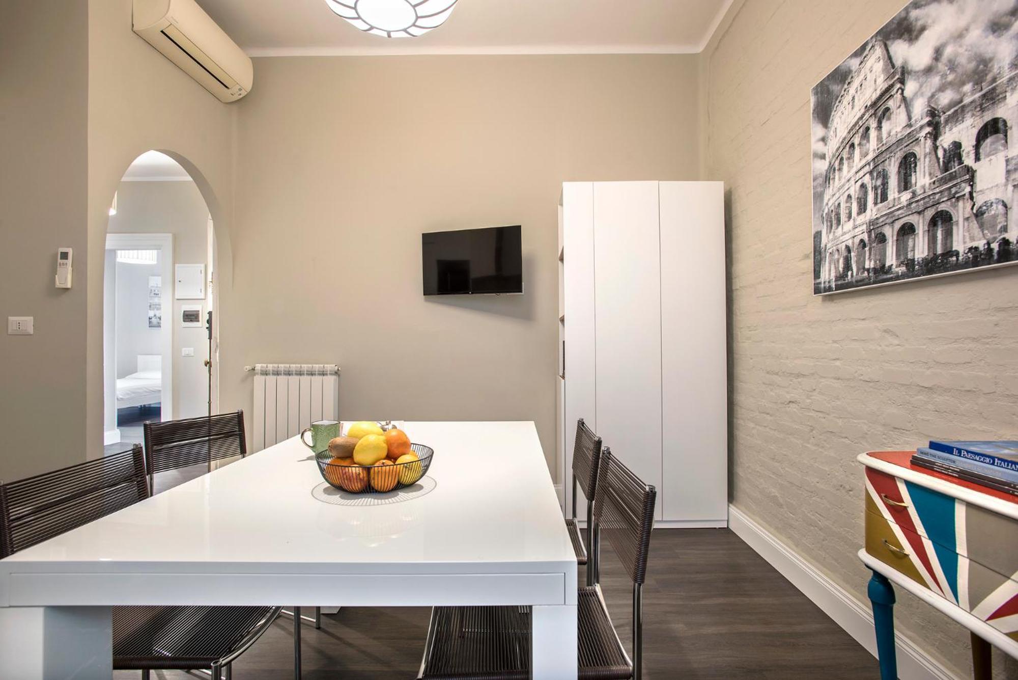 Gonfalone 6 Bed and breakfast 5*