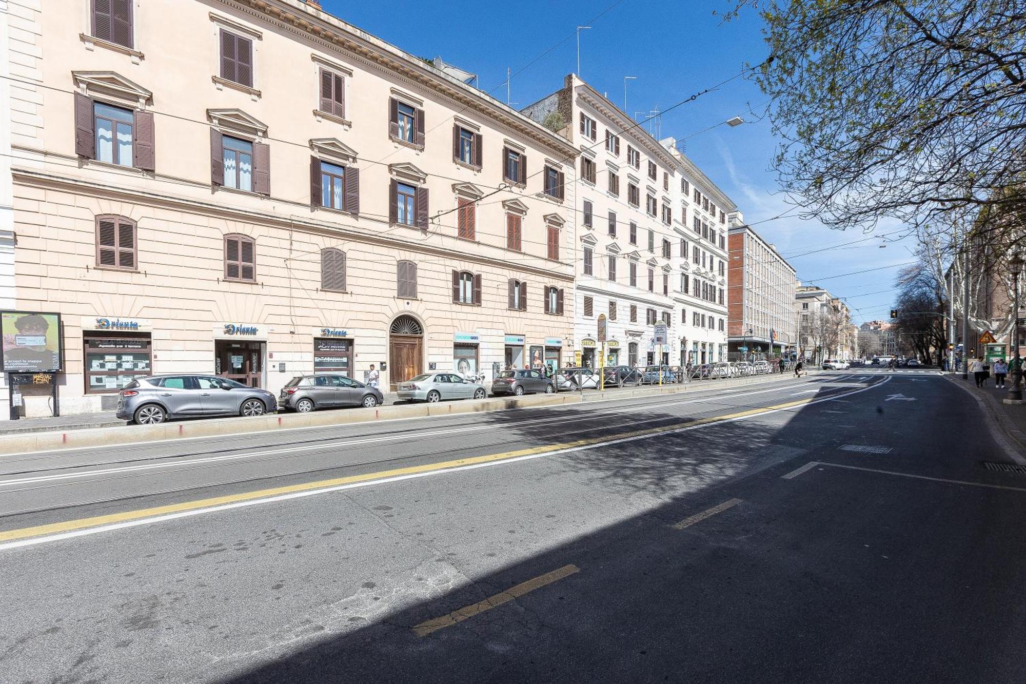 Colosseum Bright Two Bedroom