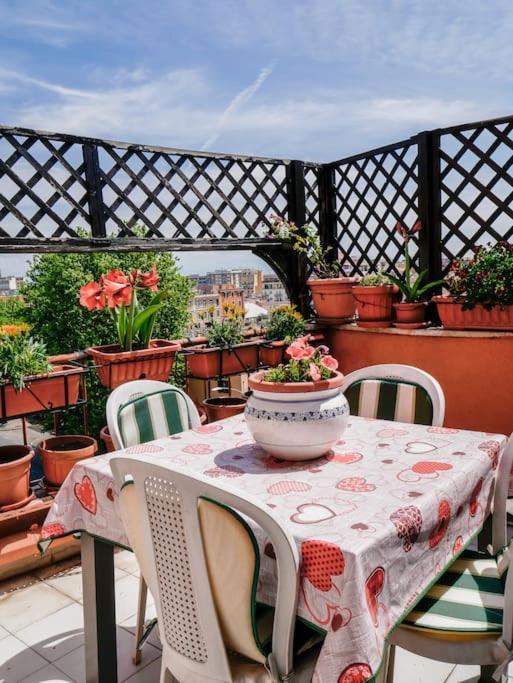 Chic And Spacious Penthouse Apartamento Roma