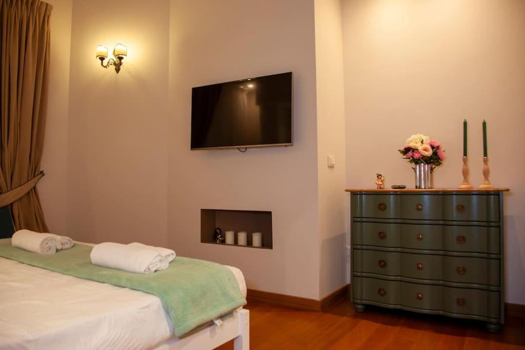 Roma, Gemelli Casa Eleganza, Modernista Apartment Rome