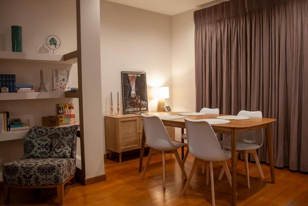 Roma, Gemelli Casa Eleganza, Modernista * Rome