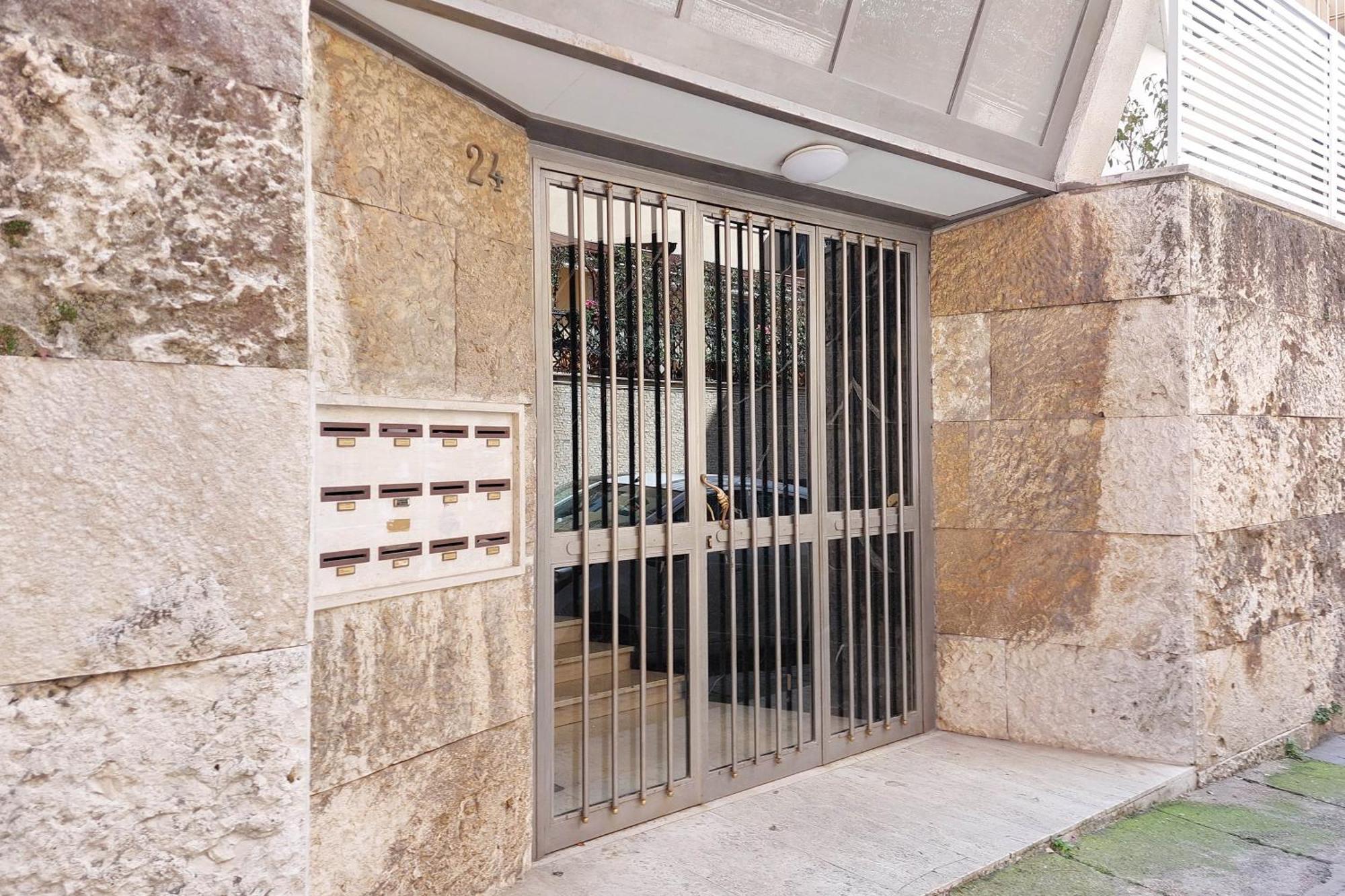 Boutique Con Ampia Terrazza - Citta Del Vaticano Roma