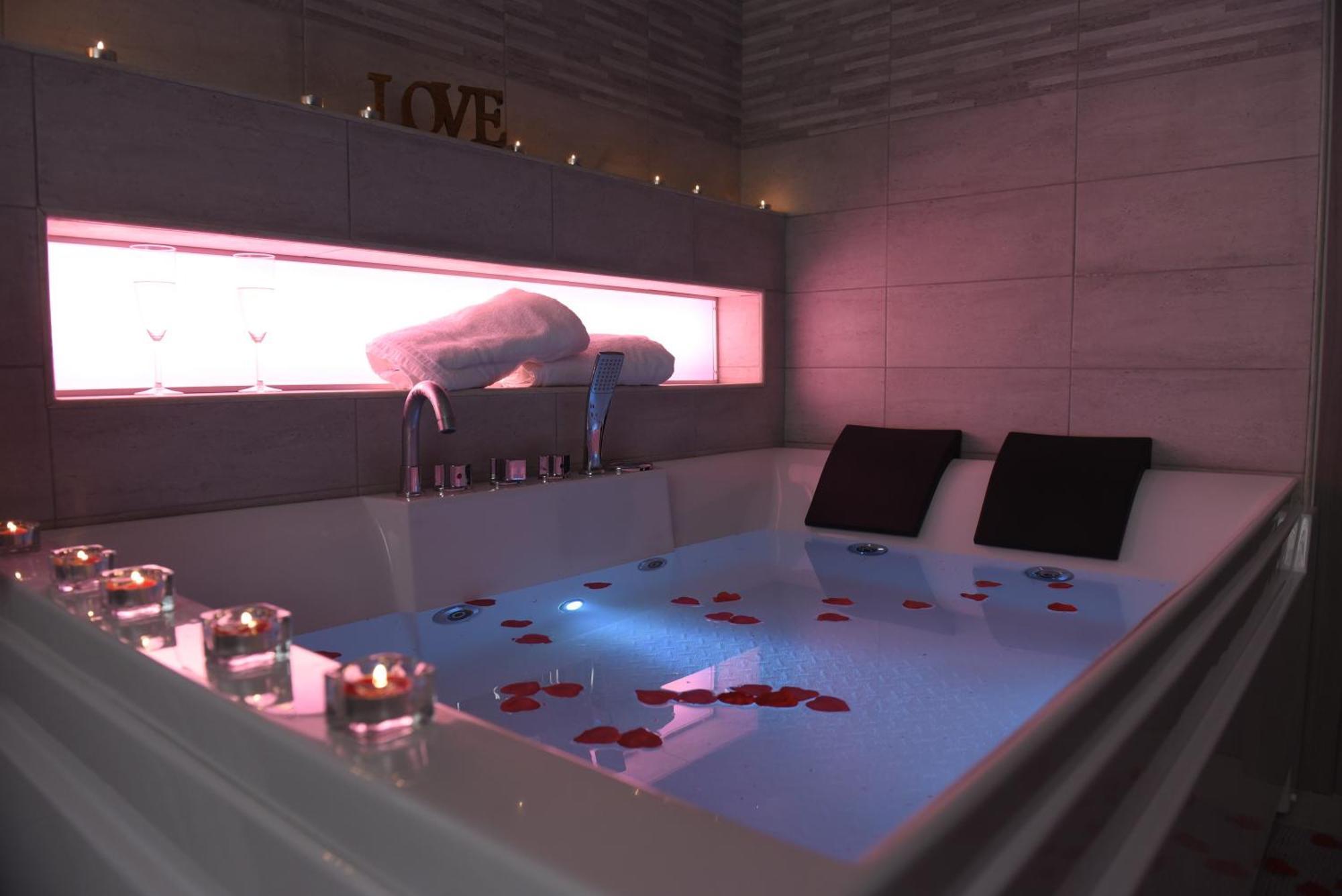 Apartment Nido Di Suite, Jacuzzi King Size, Metro C