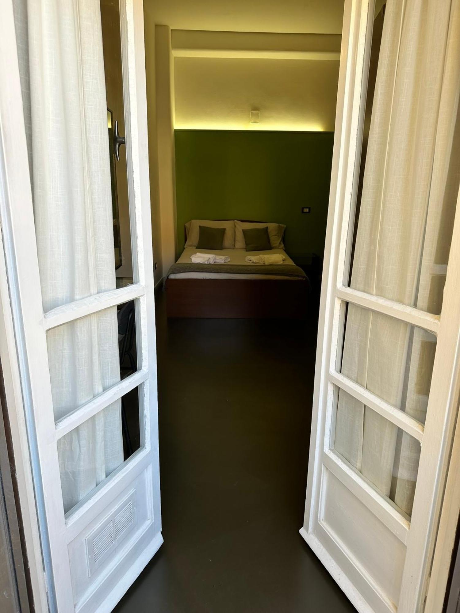 Jef San Giovanni, * Rom