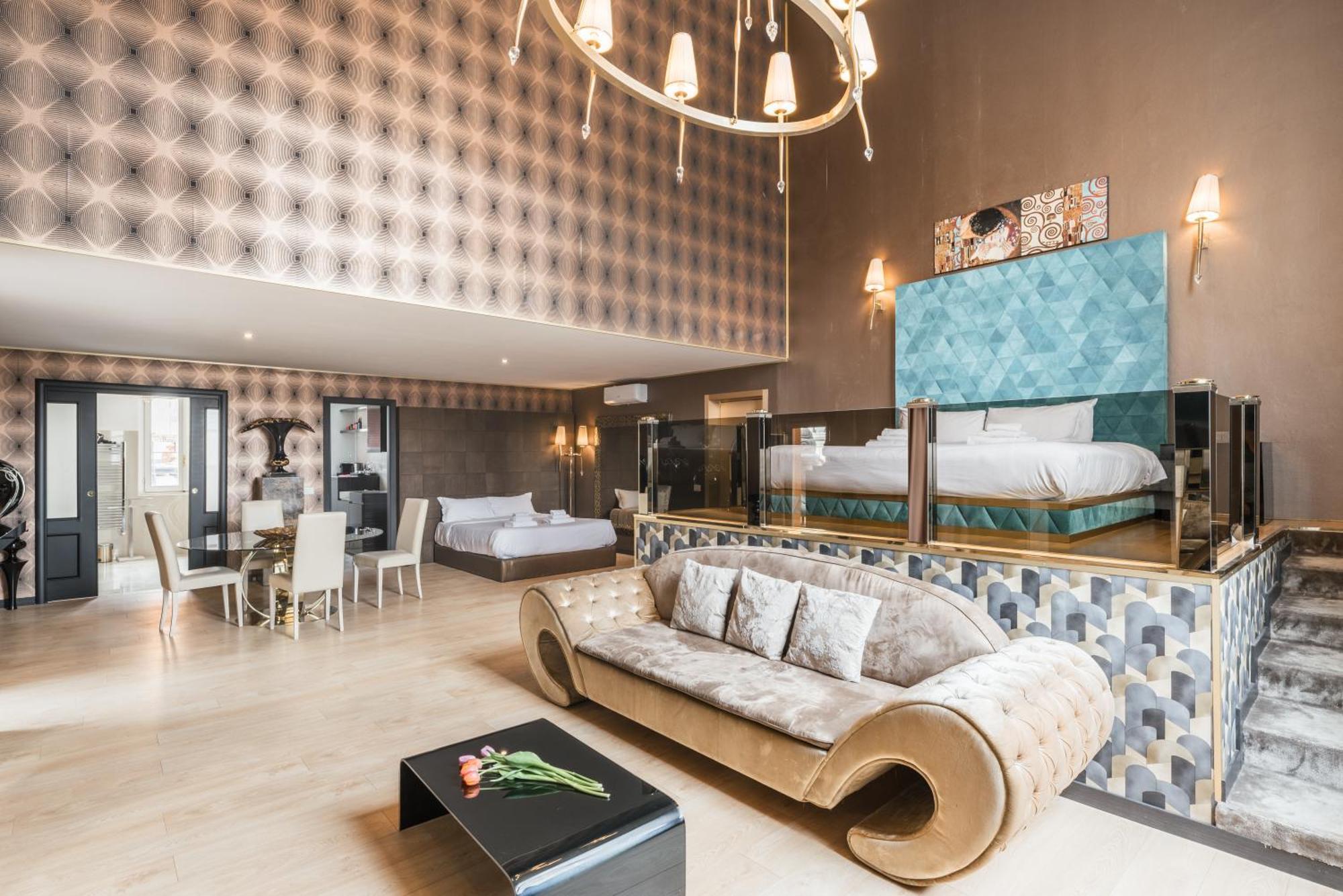 Penthouse - Private