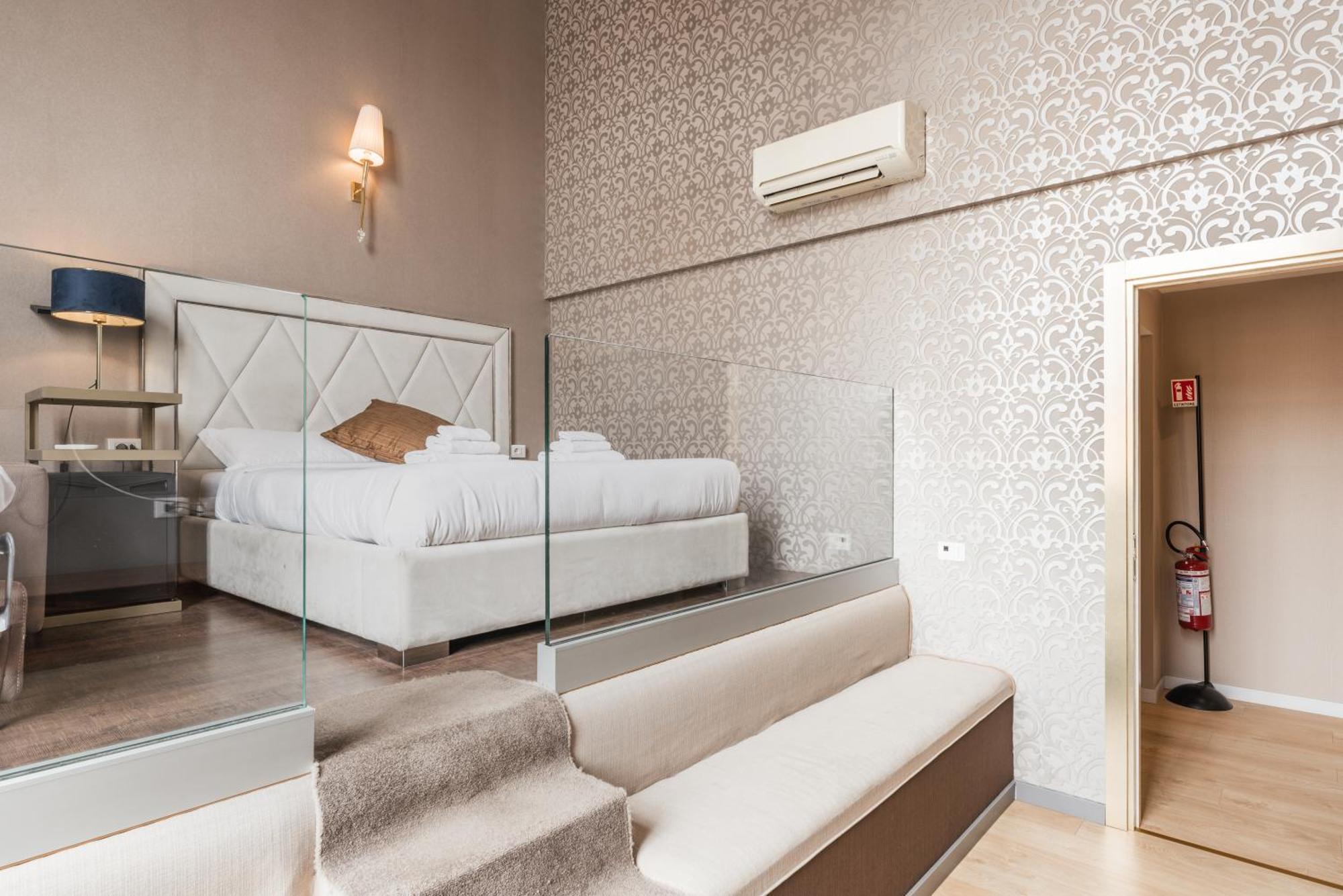 Penthouse - Private
