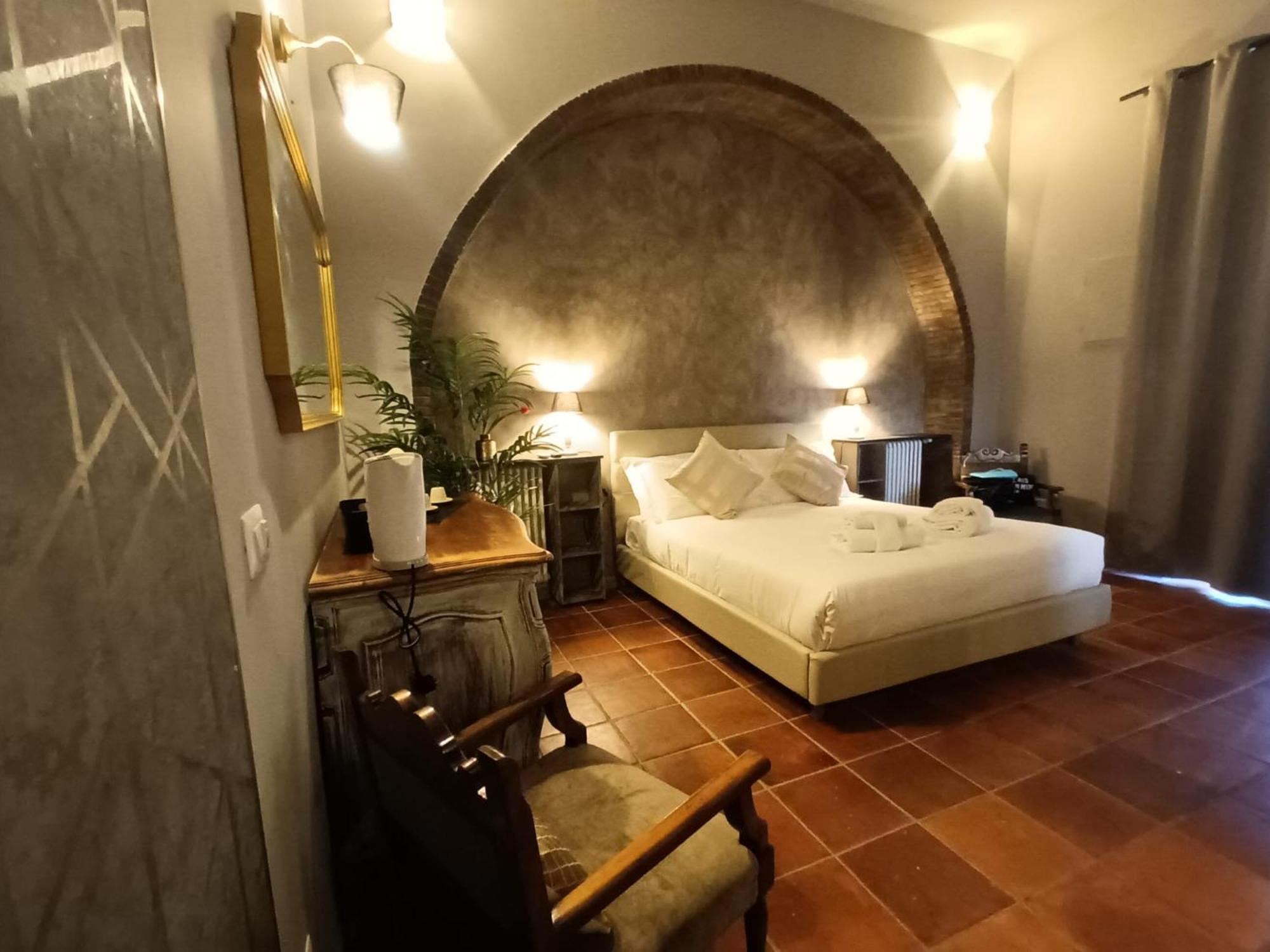 Lucilla's San Pietro Station Apartment Rom